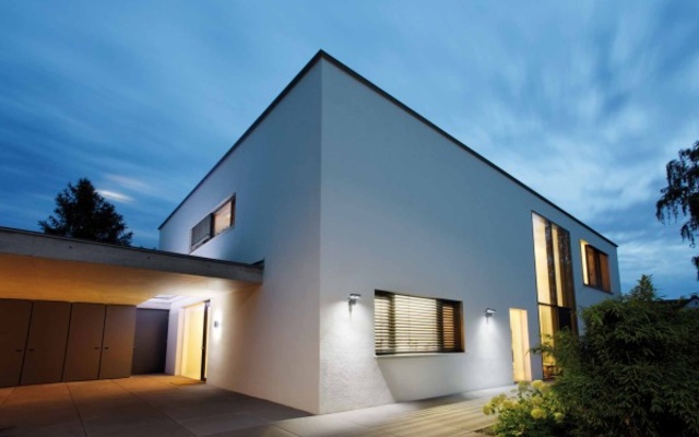 Außen­beleuchtung bei Elektro Raab GmbH & Co.KG in Leutershausen