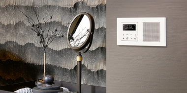JUNG Smart Radio DAB+ bei Elektro Raab GmbH & Co.KG in Leutershausen