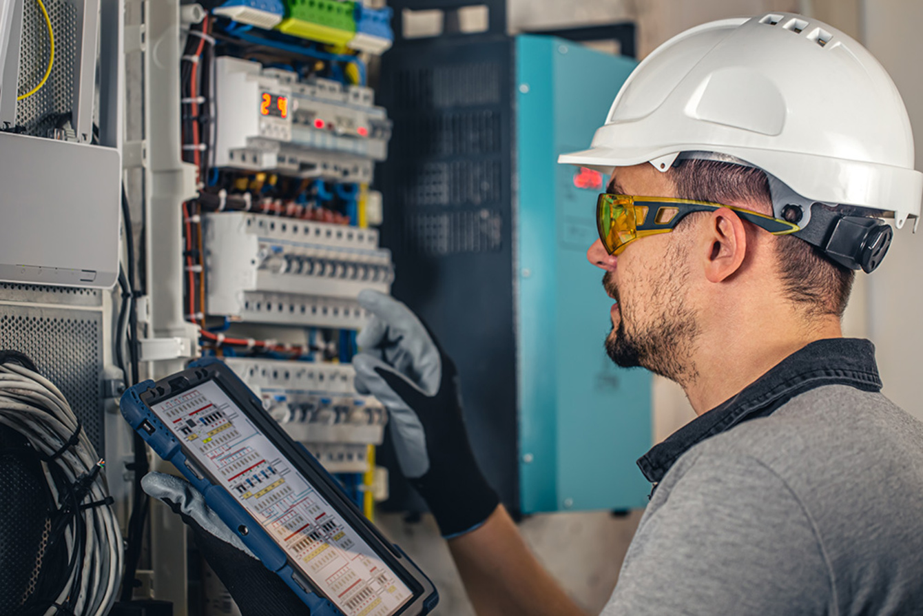 Industrie und Gewerbe bei Elektro Raab GmbH & Co.KG in Leutershausen