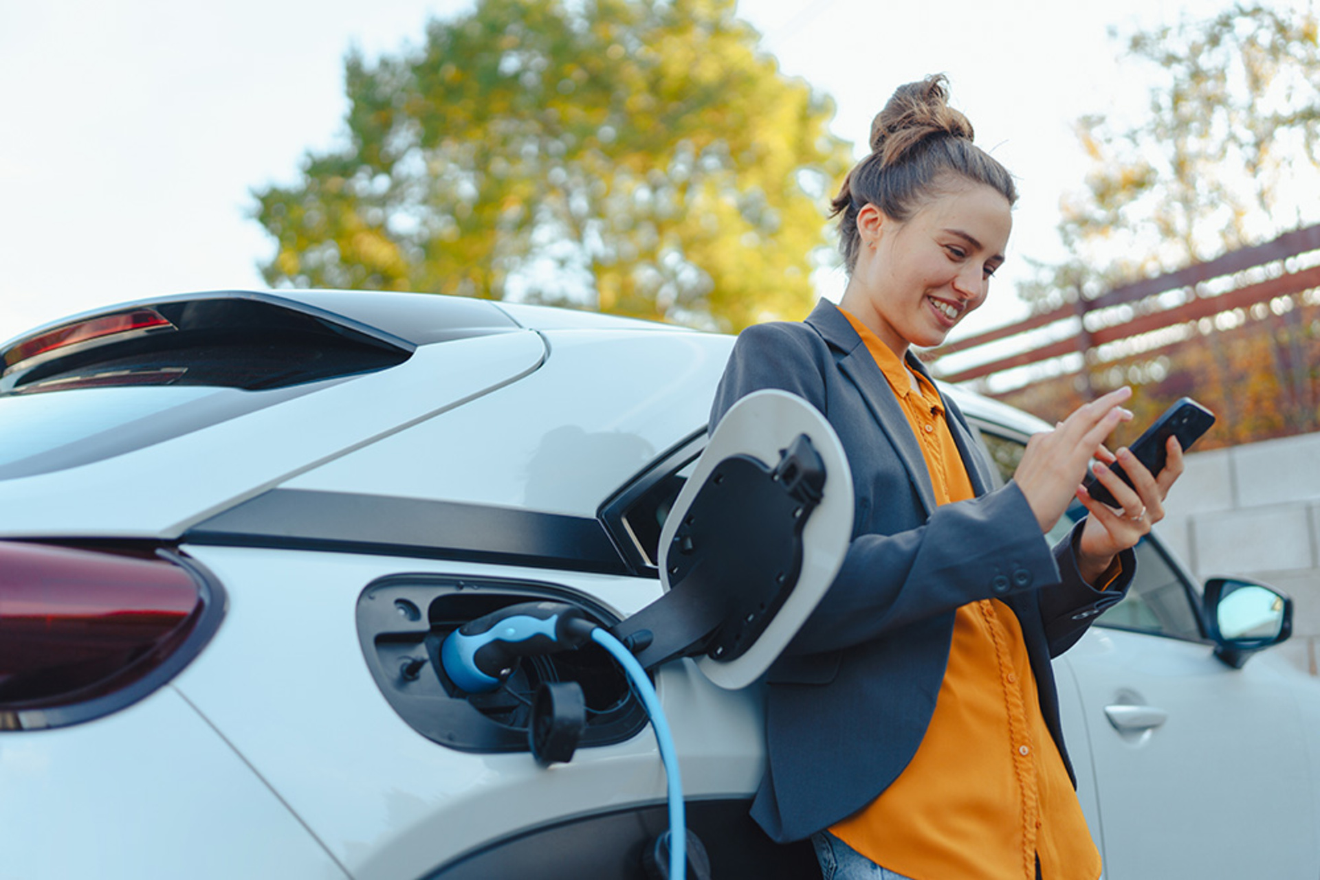 Elektro­mobilität bei Elektro Raab GmbH & Co.KG in Leutershausen